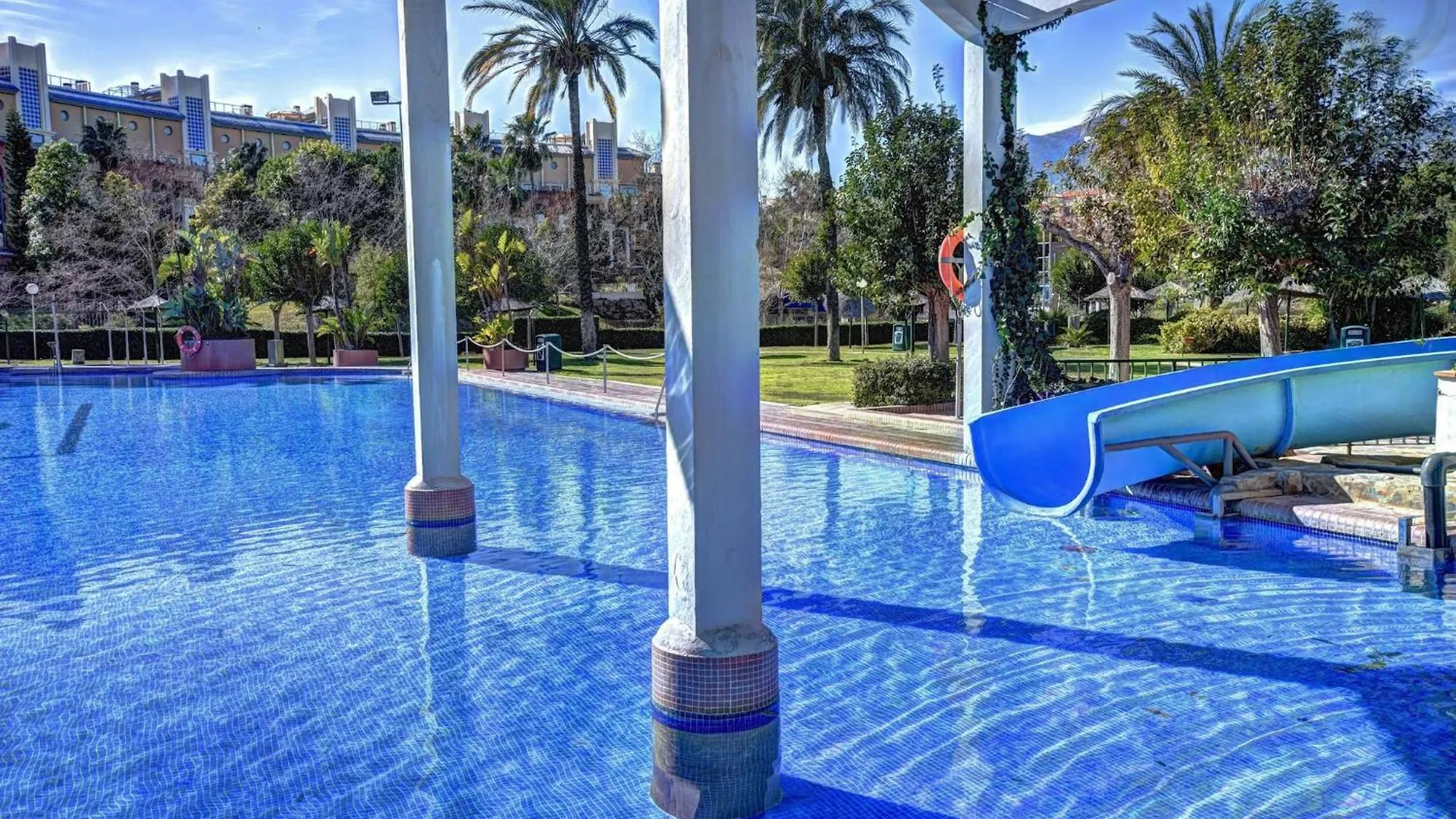 Large Deluxe Front Sea View Apartment Benalbeach Benalmadena