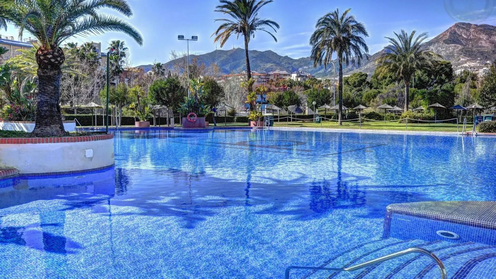 Large Deluxe Front Sea View Apartment Benalbeach Benalmadena Spain