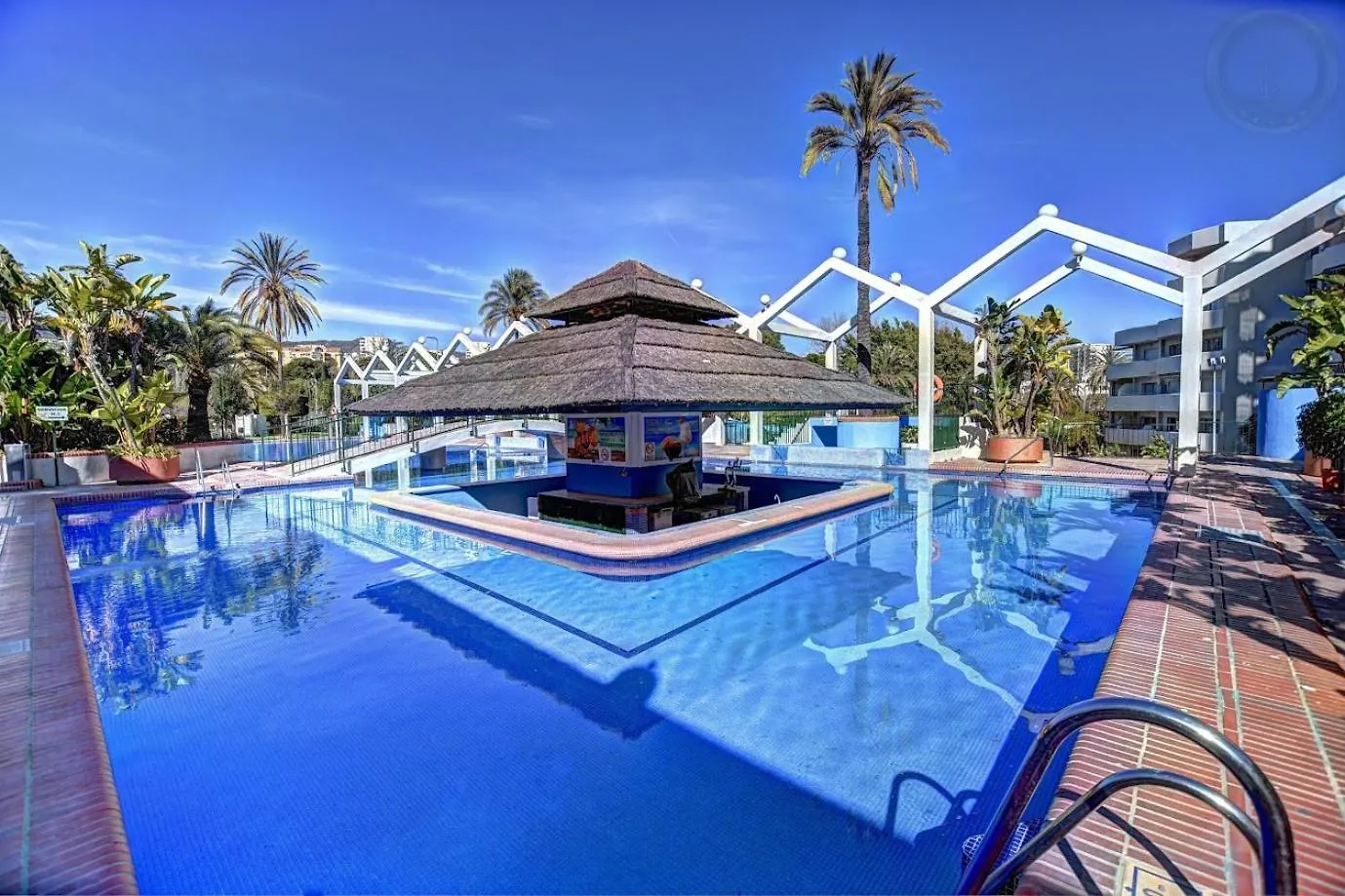 Large Deluxe Front Sea View Apartment Benalbeach Benalmadena