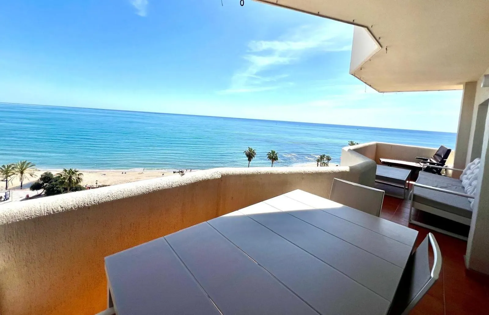 Large Deluxe Front Sea View Apartment Benalbeach Benalmadena