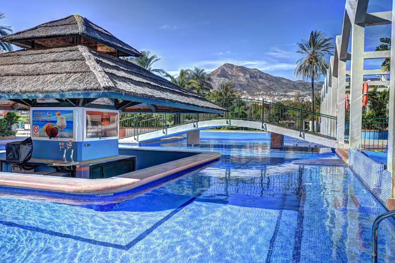 Large Deluxe Front Sea View Apartment Benalbeach Benalmadena Spain