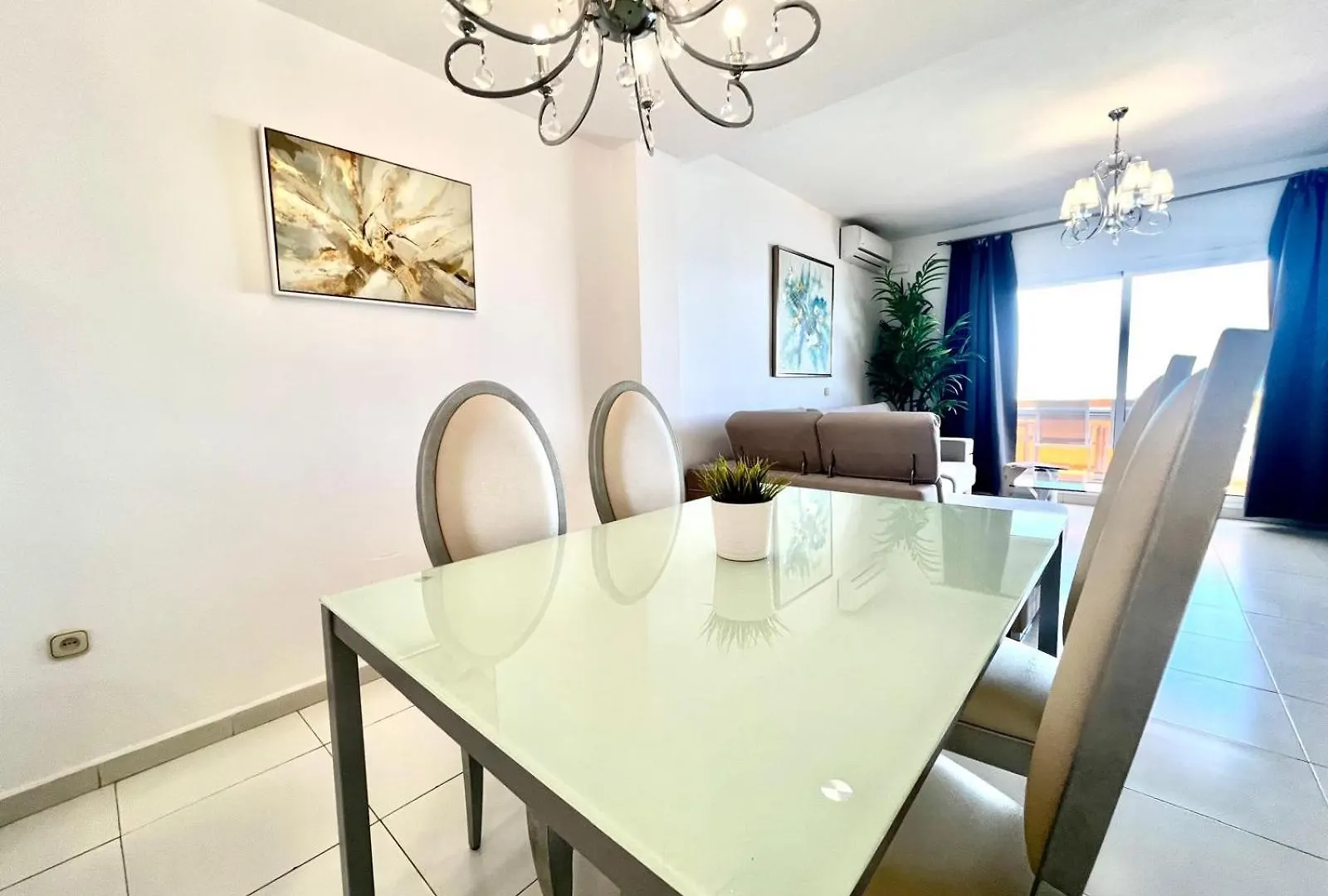 Large Deluxe Front Sea View Apartment Benalbeach Benalmadena Spain