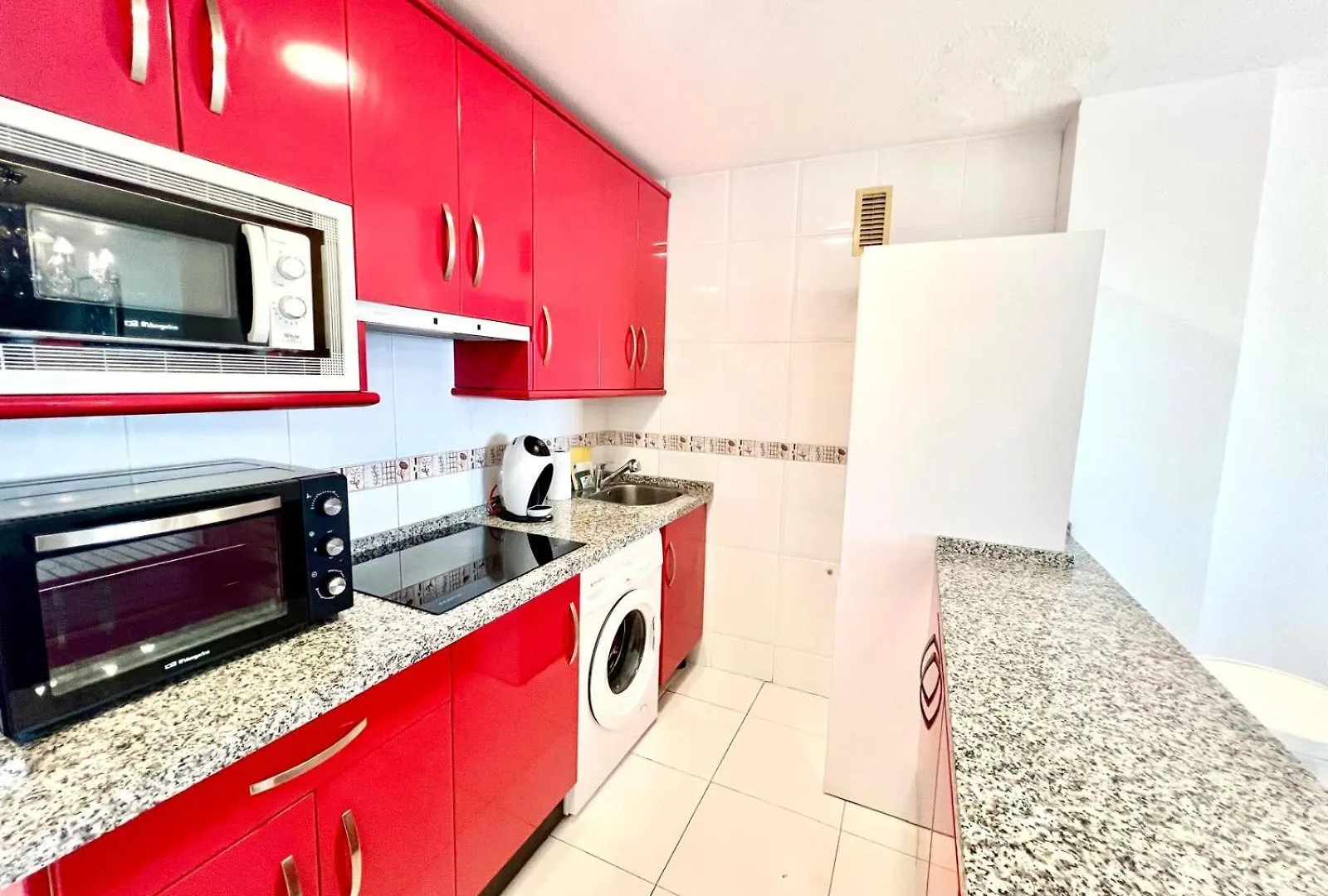 Large Deluxe Front Sea View Apartment Benalbeach Benalmadena 0*,  Spain